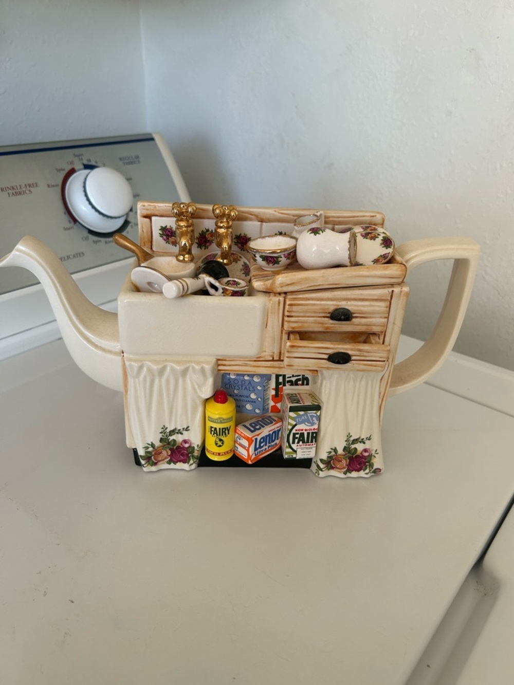 Royal Albert Decorative Ceramic Teapot designed by Paul Cardew Kitchen Theme